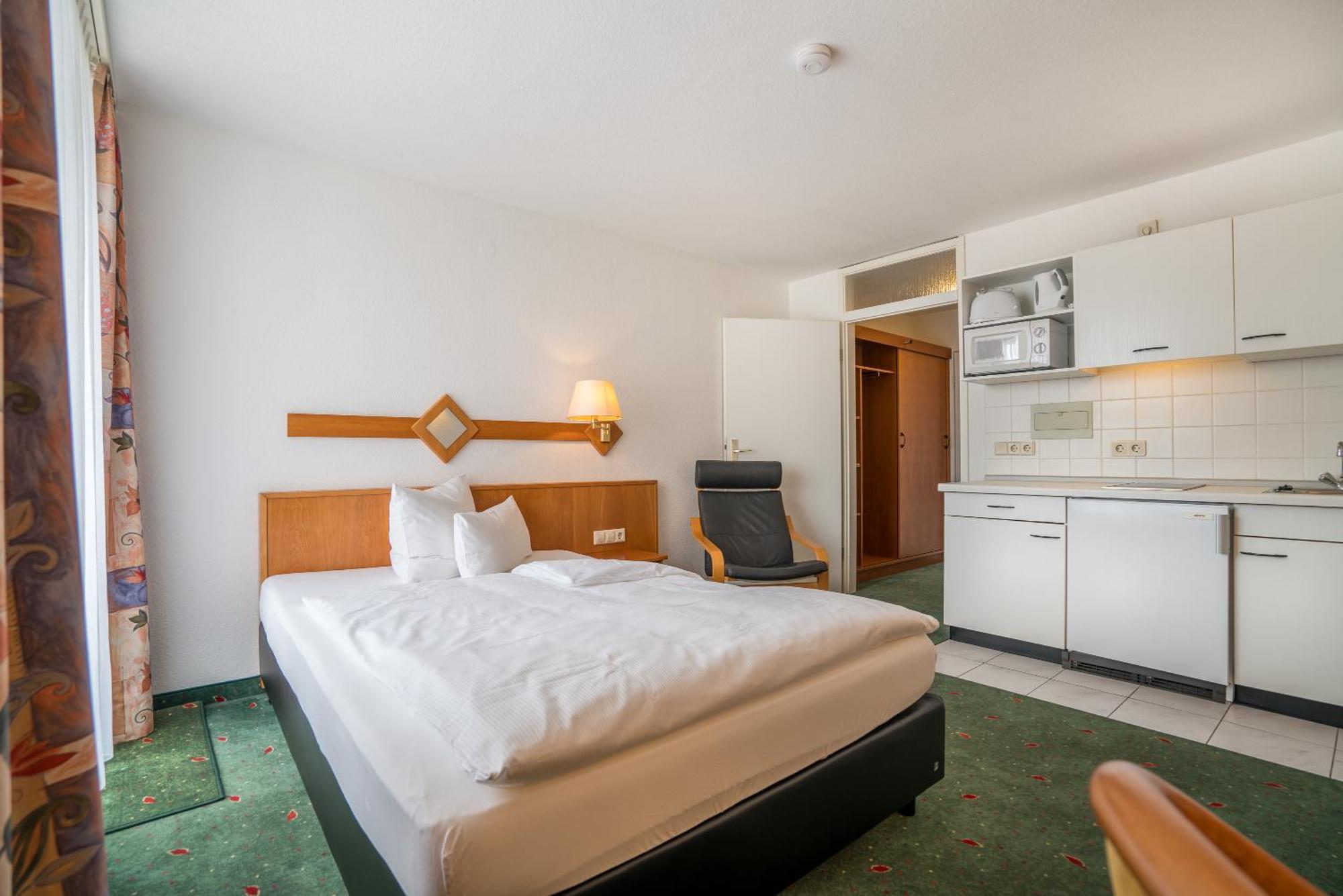 Airporthotel Residenz Steinenbronn Ngoại thất bức ảnh