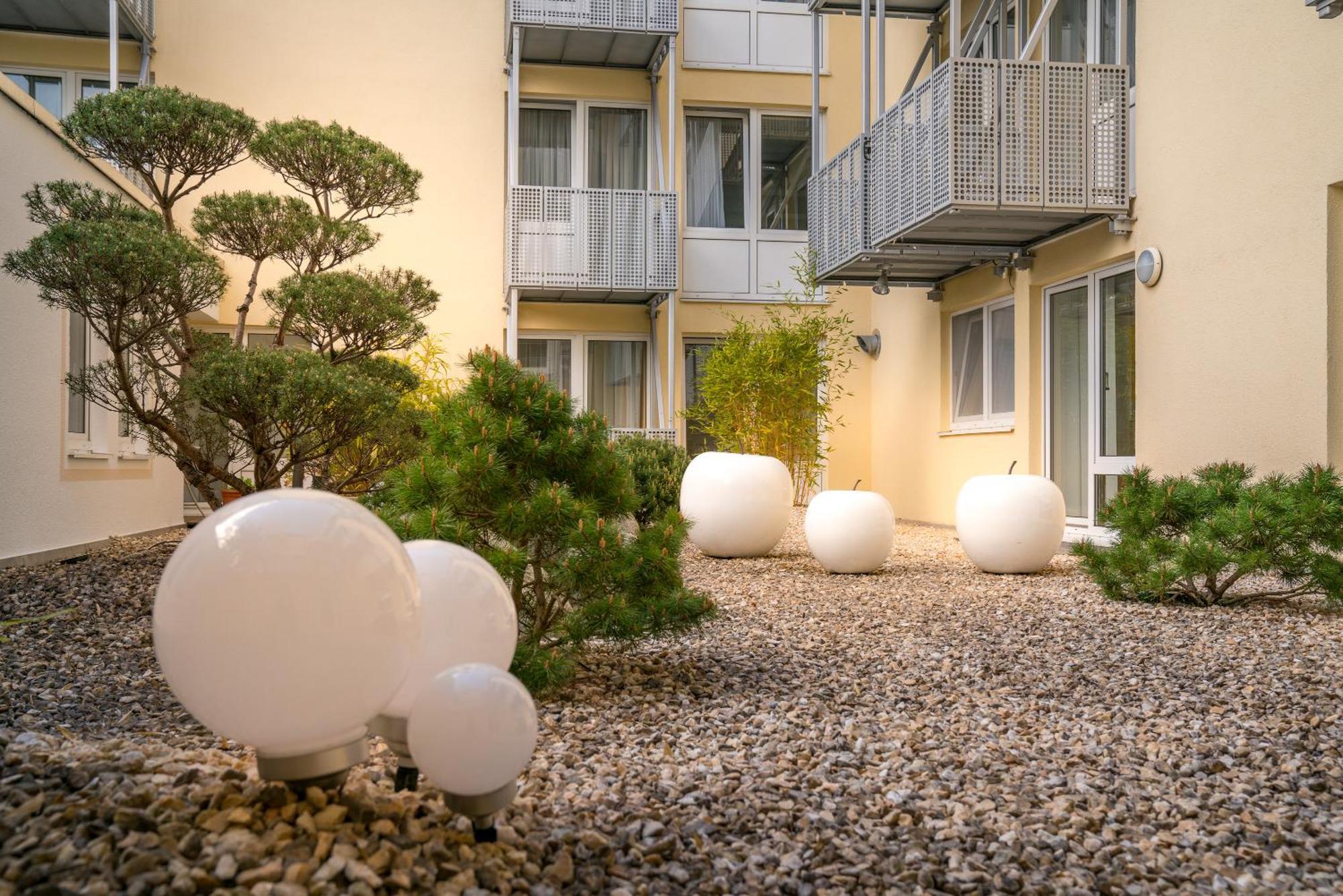 Airporthotel Residenz Steinenbronn Ngoại thất bức ảnh