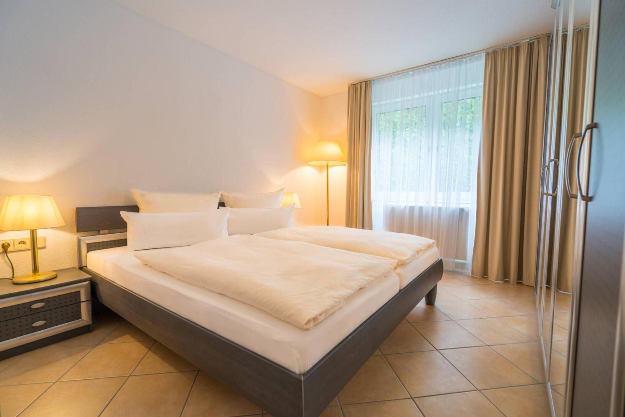 Airporthotel Residenz Steinenbronn Ngoại thất bức ảnh