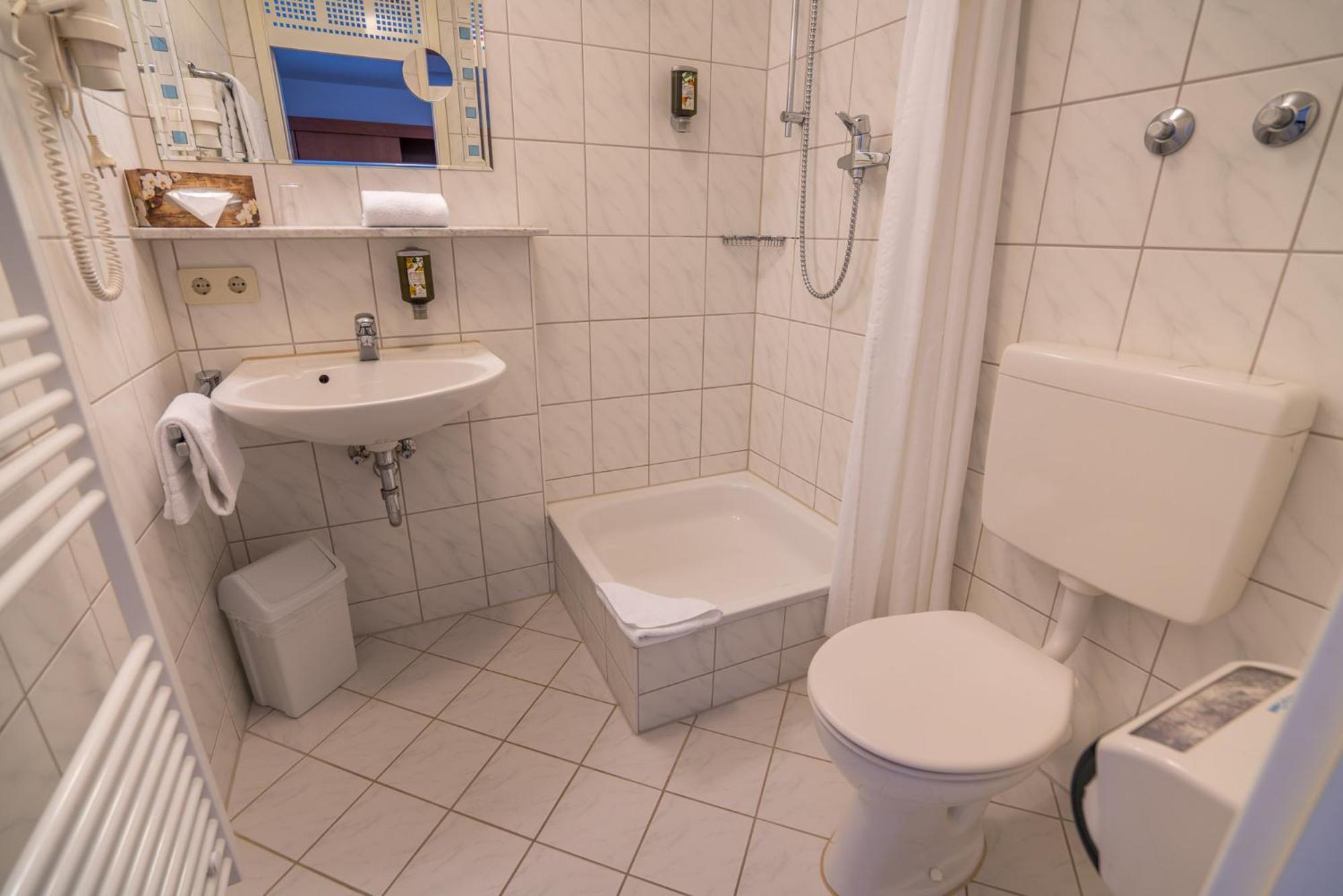 Airporthotel Residenz Steinenbronn Ngoại thất bức ảnh
