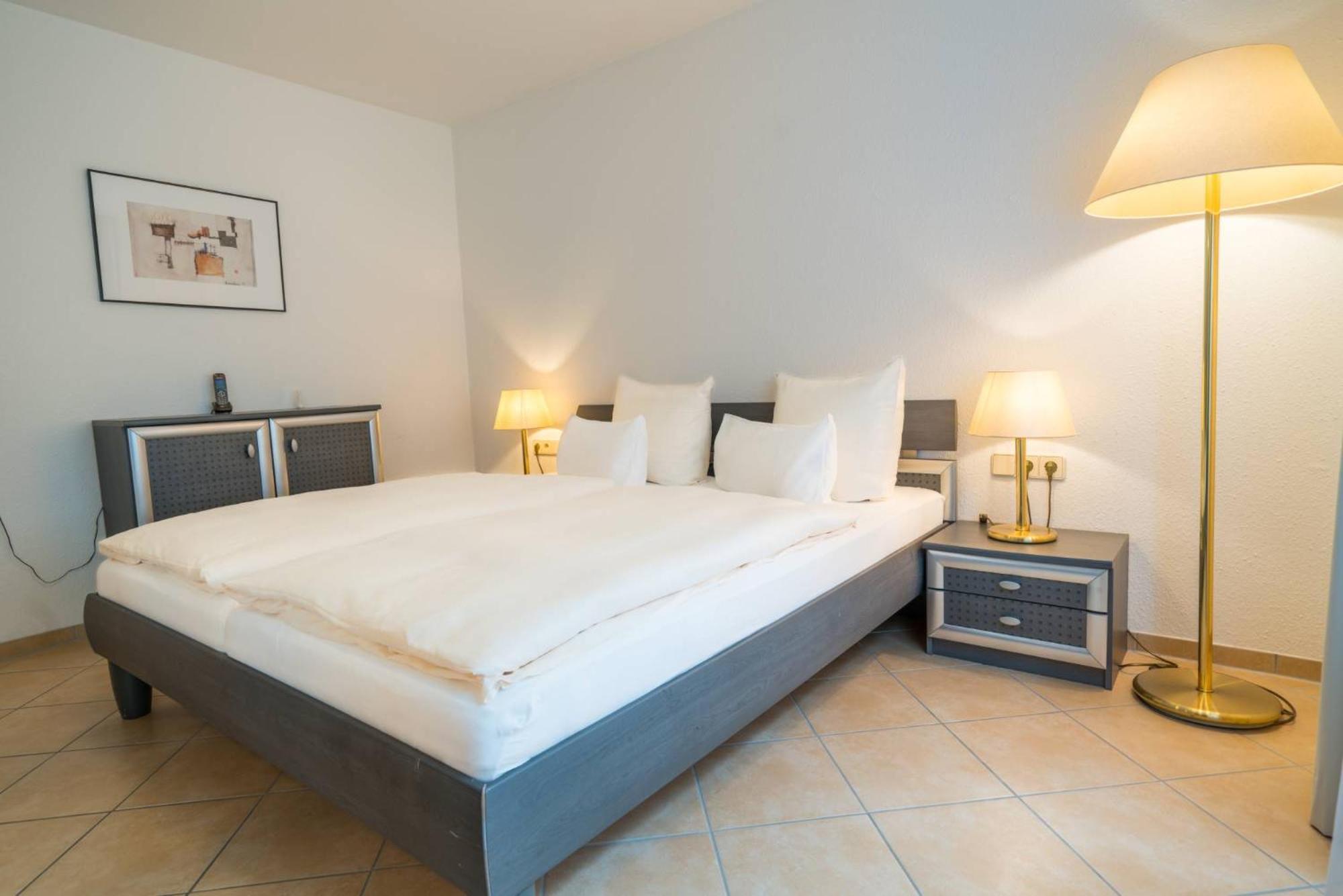 Airporthotel Residenz Steinenbronn Ngoại thất bức ảnh