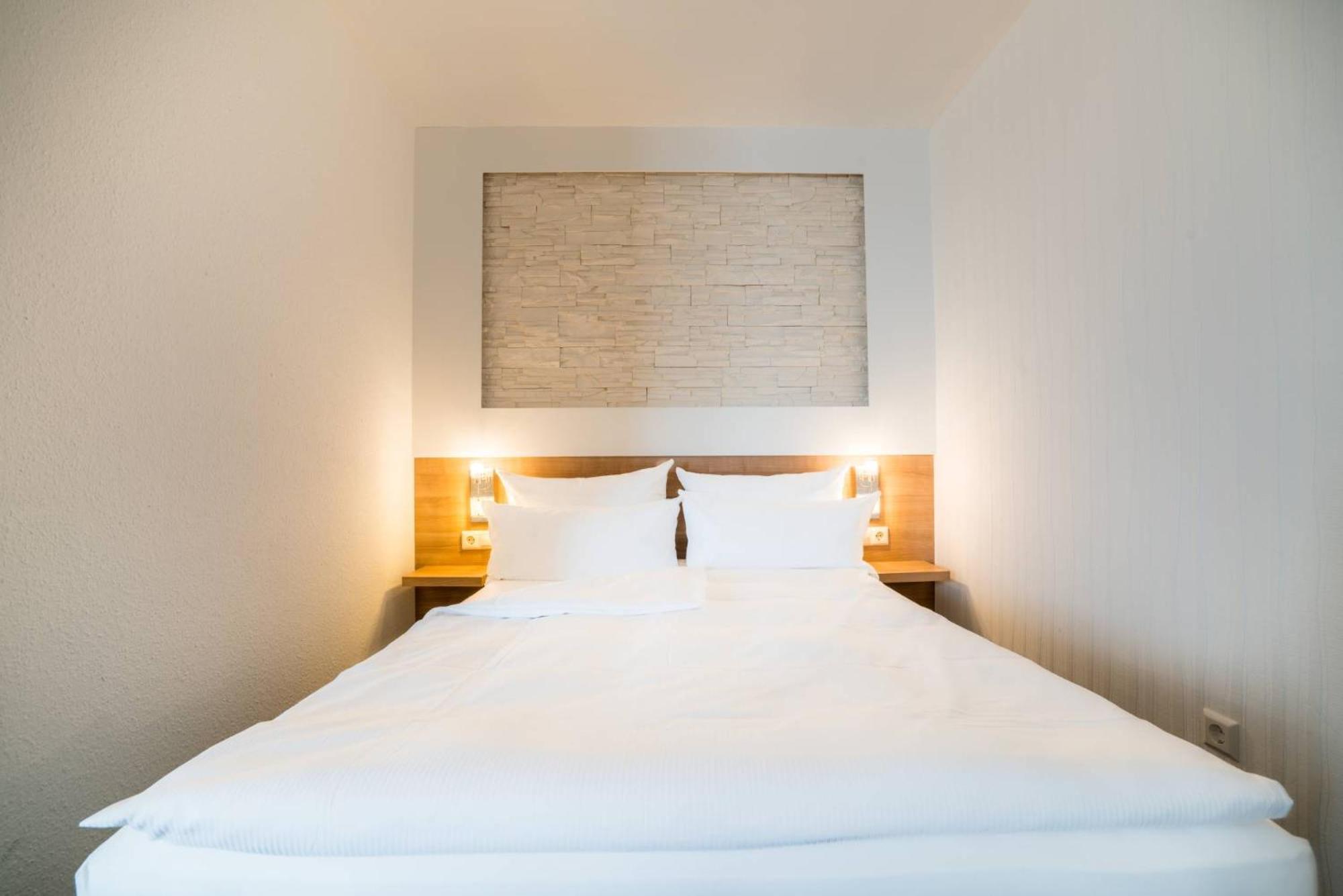 Airporthotel Residenz Steinenbronn Ngoại thất bức ảnh