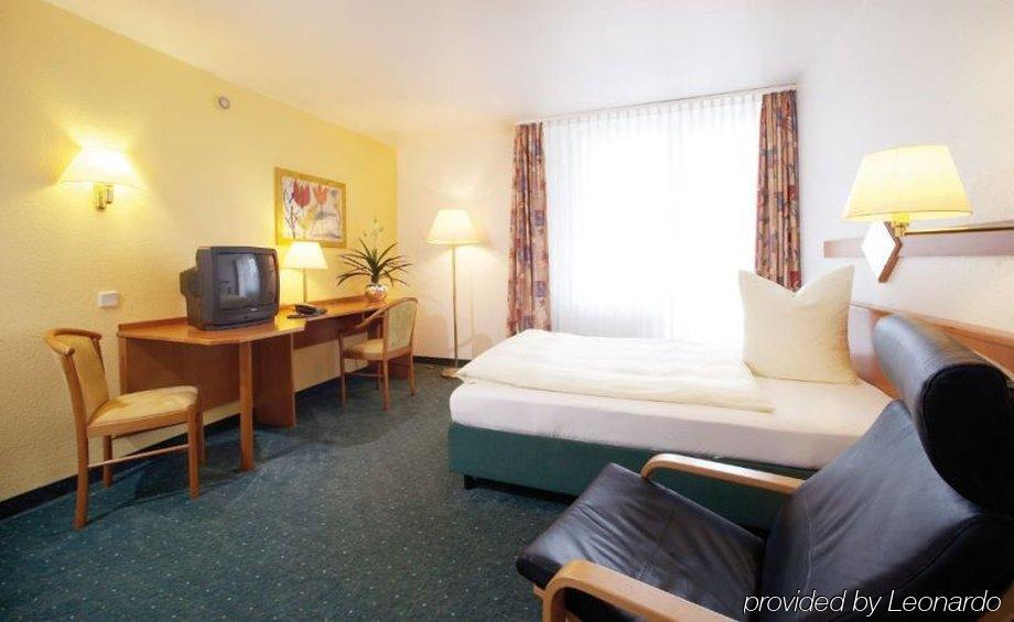 Airporthotel Residenz Steinenbronn Ngoại thất bức ảnh