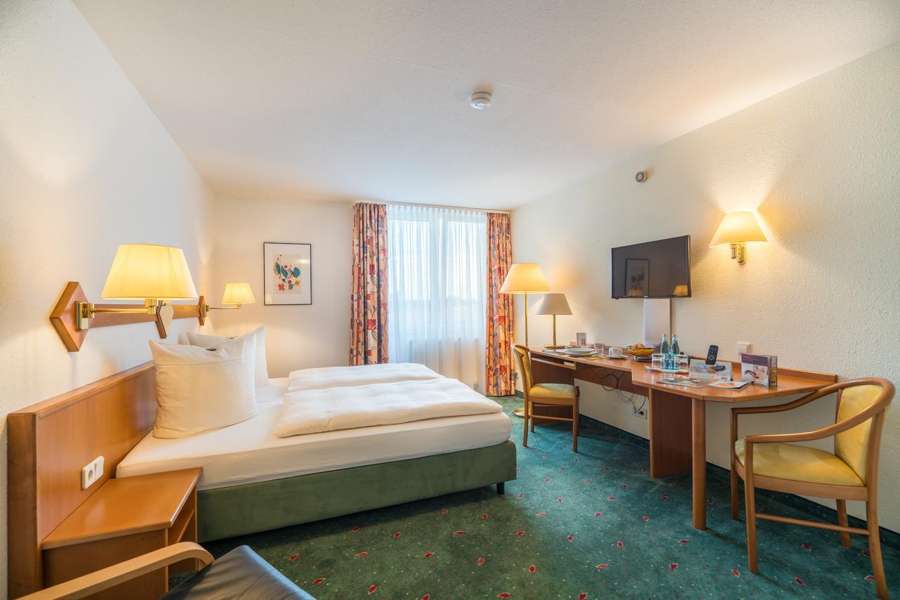 Airporthotel Residenz Steinenbronn Ngoại thất bức ảnh