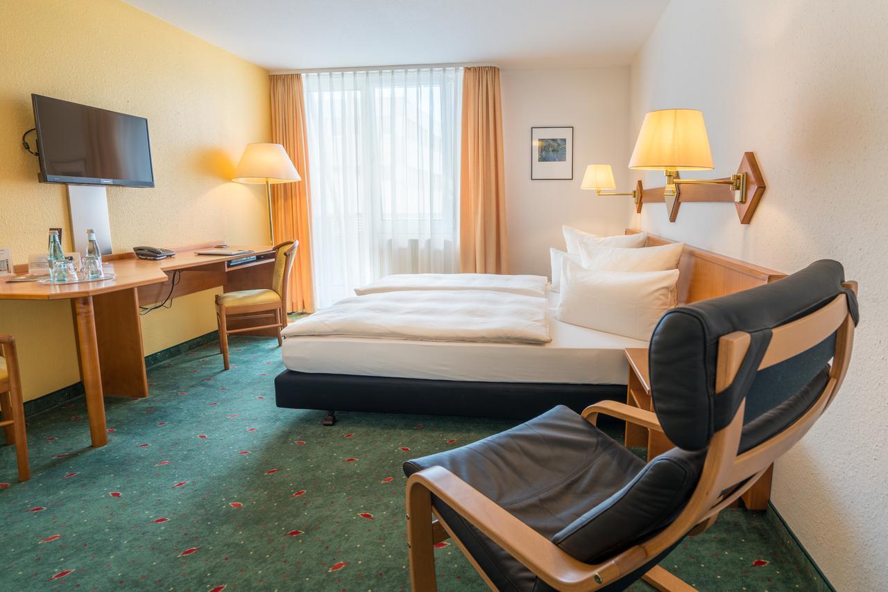 Airporthotel Residenz Steinenbronn Ngoại thất bức ảnh