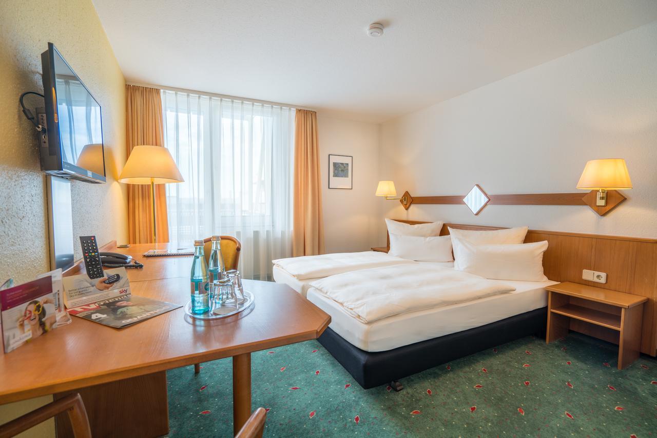 Airporthotel Residenz Steinenbronn Ngoại thất bức ảnh